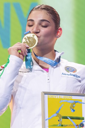 wag aa f podium sfe08132 copia simone ferraro ph